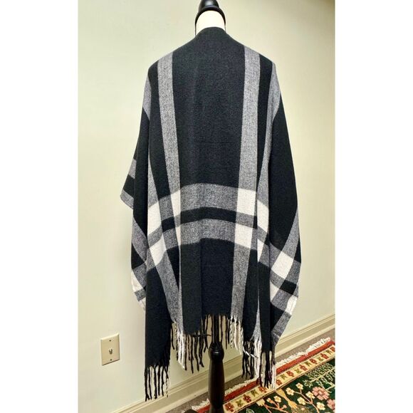 THREE DOTS Black/Ivory Erin Plaid Cashmere/Wool Blend Blanket Wrap, O/S - Picture 4 of 6